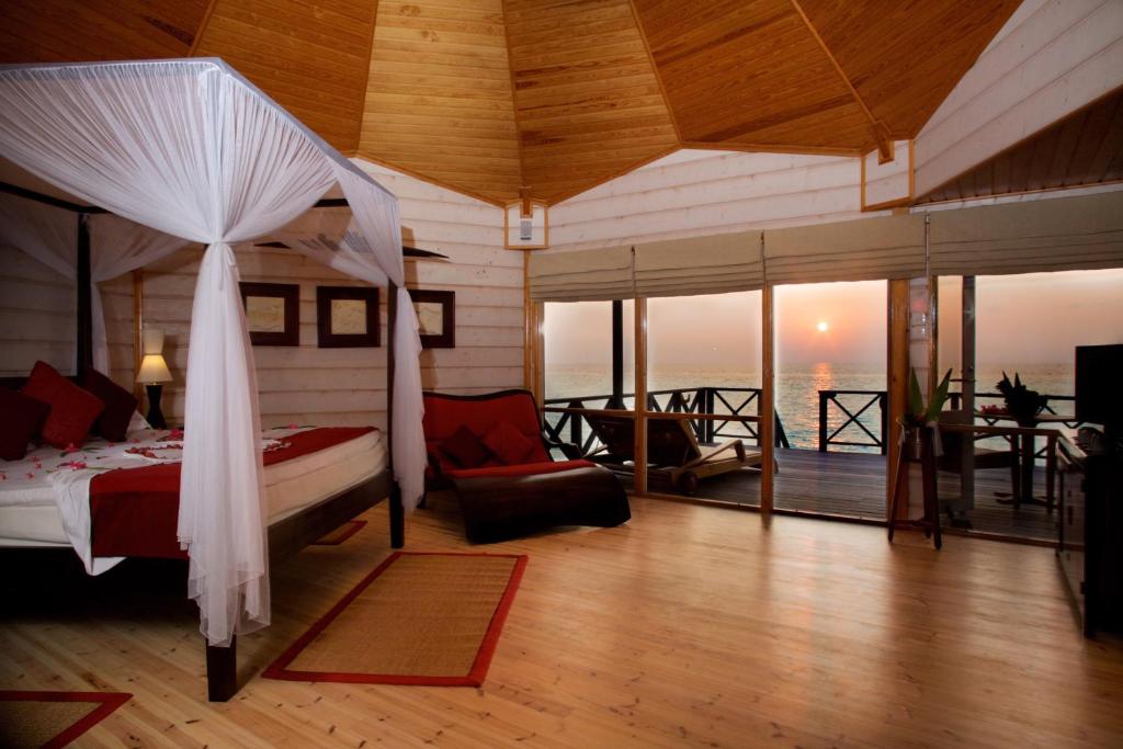 Komandoo Island Resort Malediwy ceny