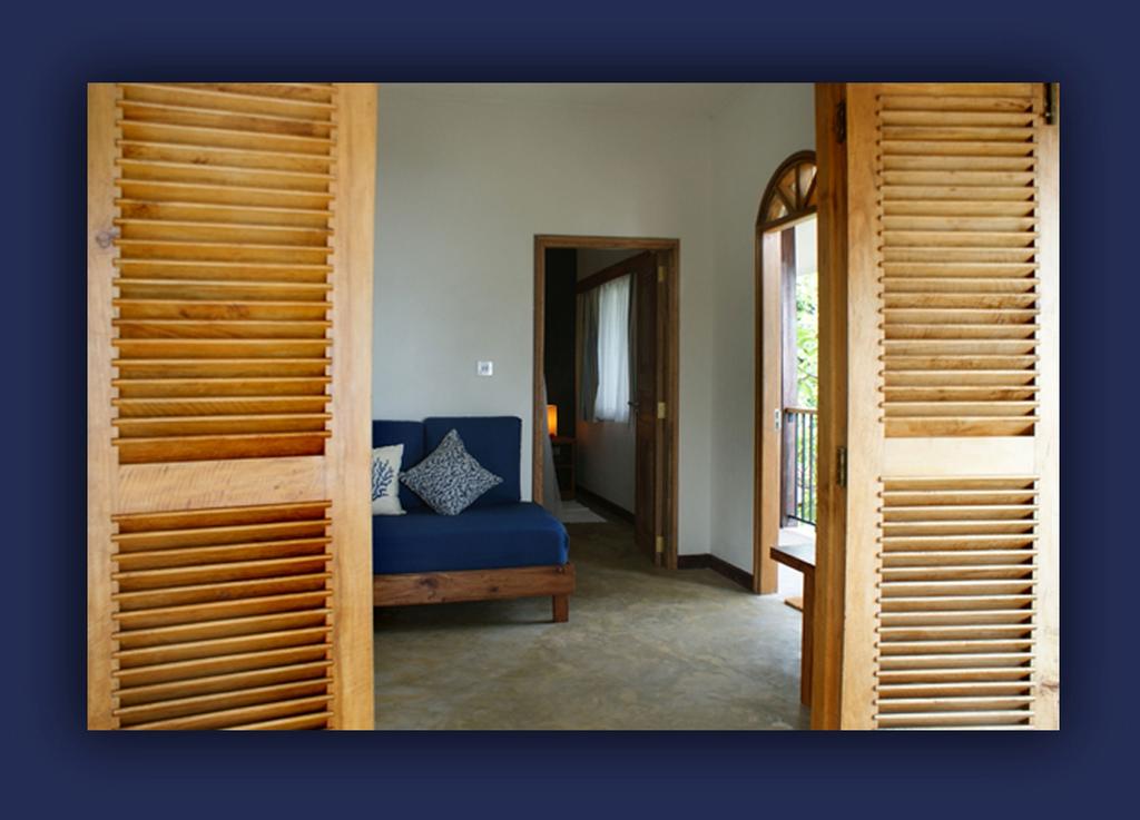Tours to the hotel L'Hirondelle Self Catering Guest House Praslin Island Seychelles