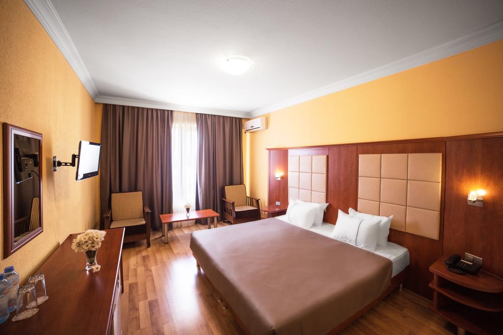 Отдых в отеле Golden Palace Тбилиси