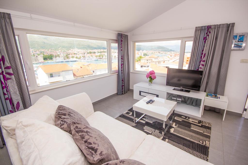 Apartments Maria, Middle Dalmatia prices