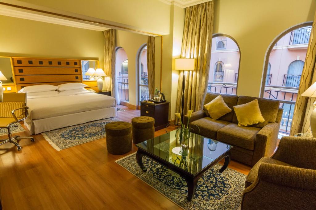 Отель, 4, Grand Excelsior Hotel Deira (ex. Sheraton Deira)