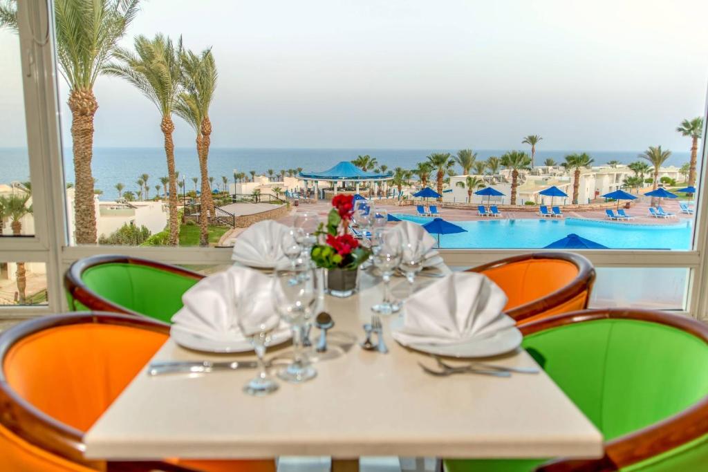 Отдых в отеле Renaissance By Marriott Golden View Beach Resort