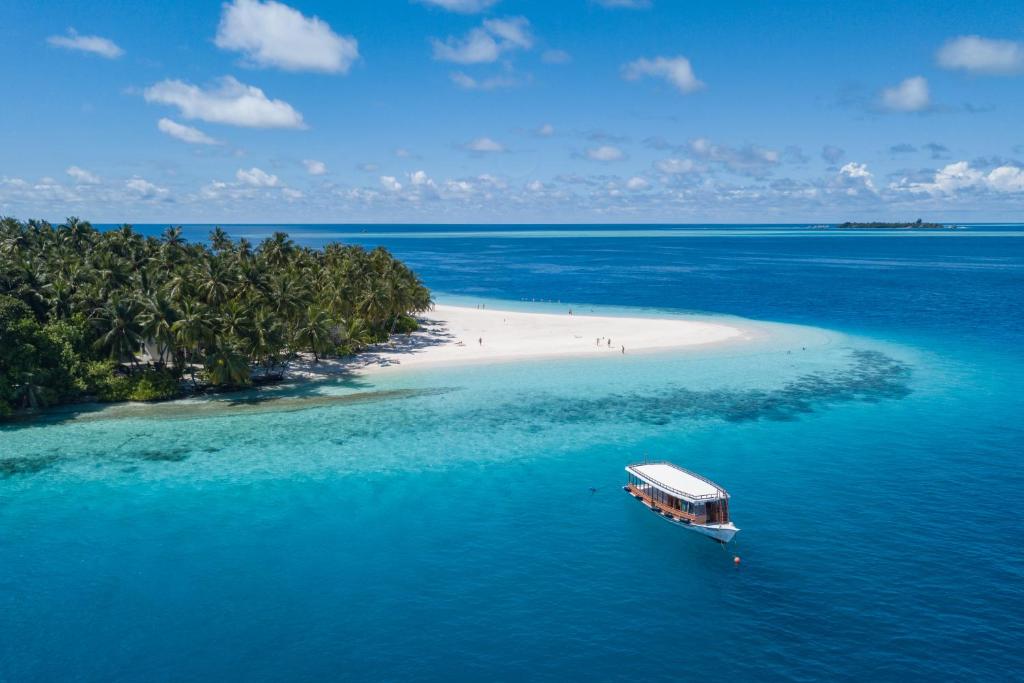 Fihalhohi Tourist Resort, South Male Atoll, photos of tours