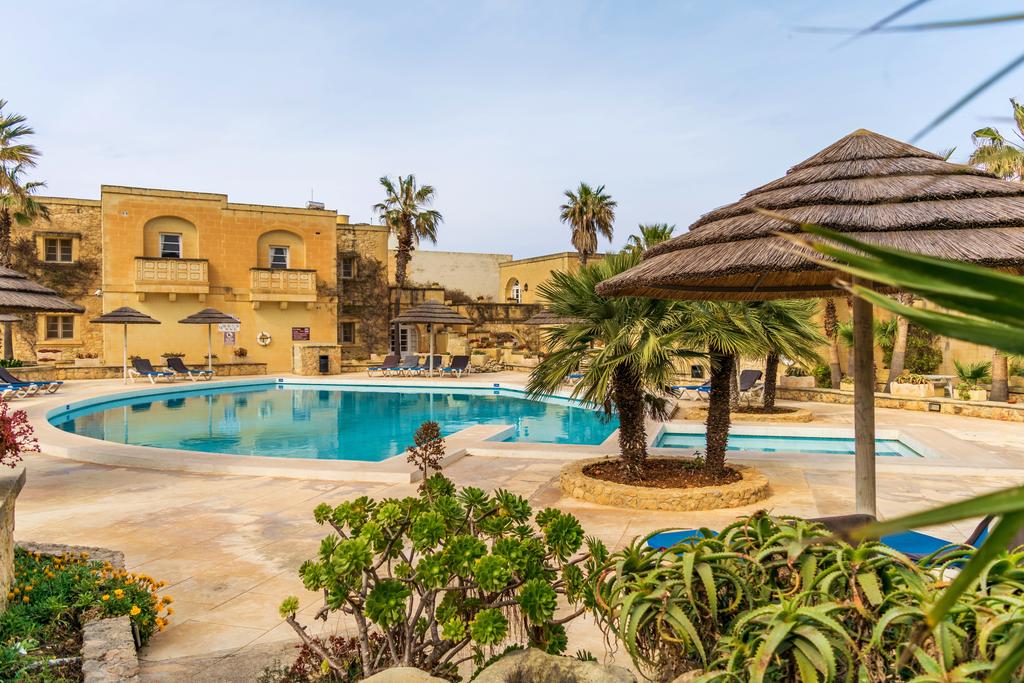 Горящие туры в отель Gozo Village