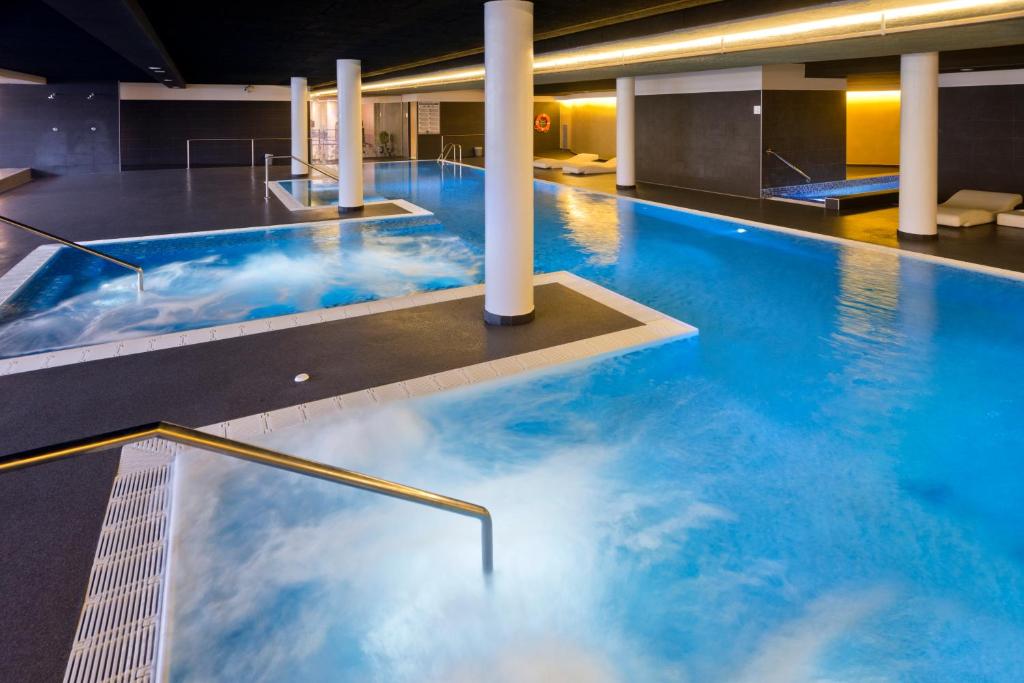 Гарячі тури в готель Aqua Hotel Aquamarina Коста-де-Барселона-Маресме Іспанія