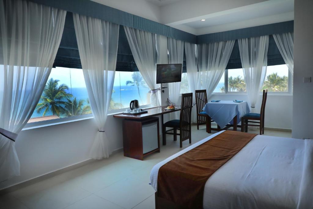 Горящие туры в отель Mount Breeze Hotel Маунт Лавиния Шри-Ланка