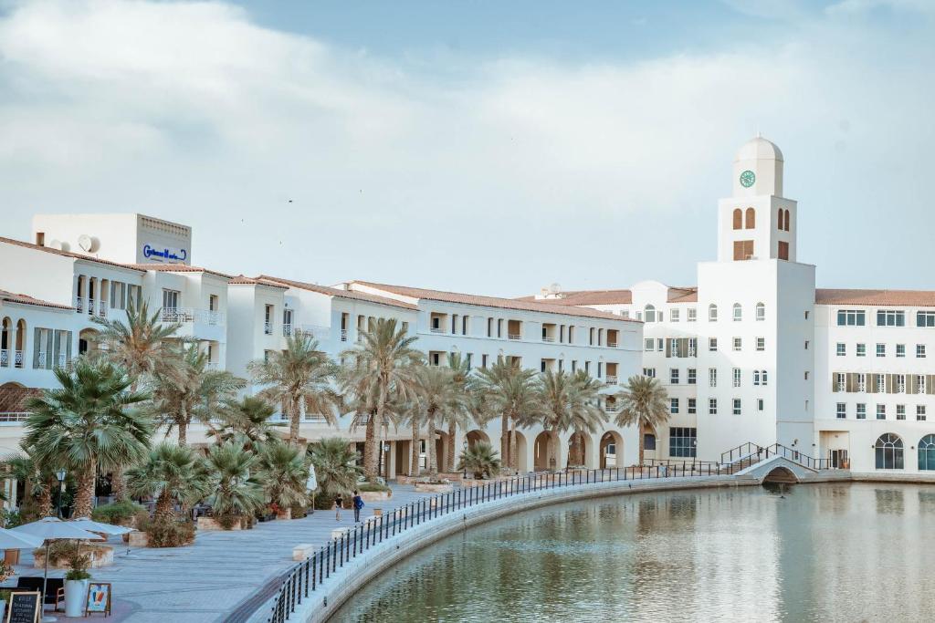 Copthorne Lakeview Executive Apartments Dubai, Green Community, ОАЭ, Дубай (город), туры, фото и отзывы