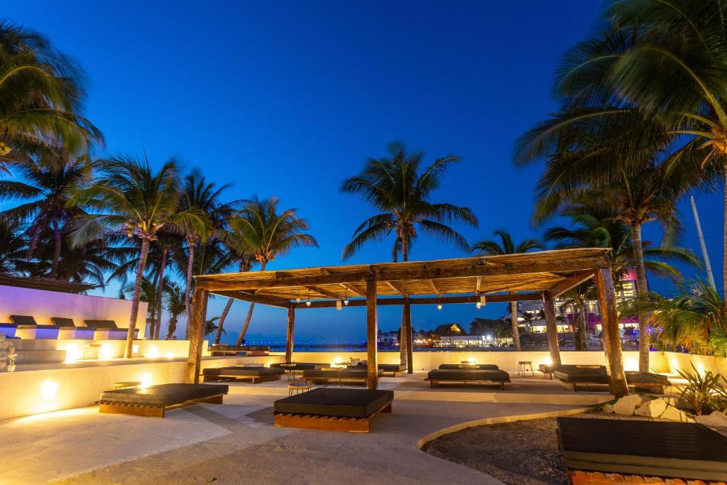 Горящие туры в отель Lotus Beach Hotel - Adults Only Канкун Мексика