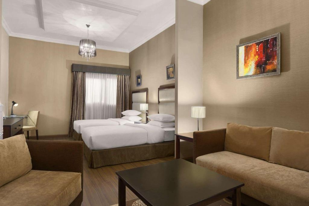 Ramada Hotel & Suites Ajman фото и отзывы