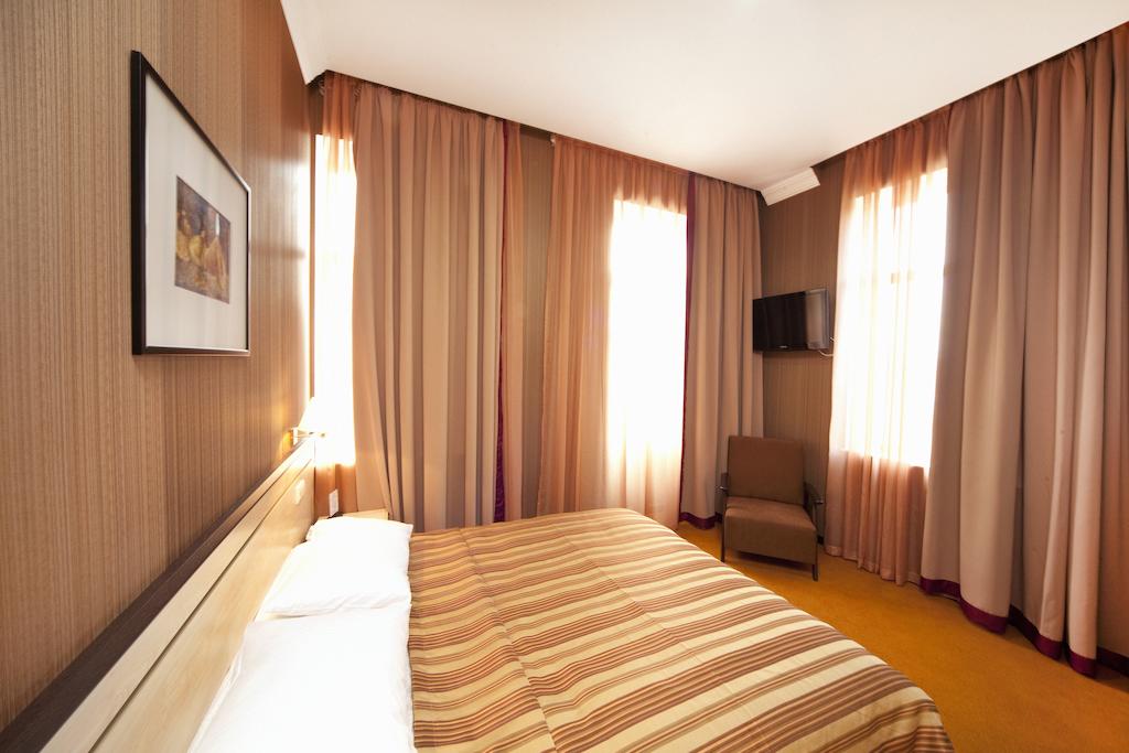 Hotel reviews Kopala Rikhe