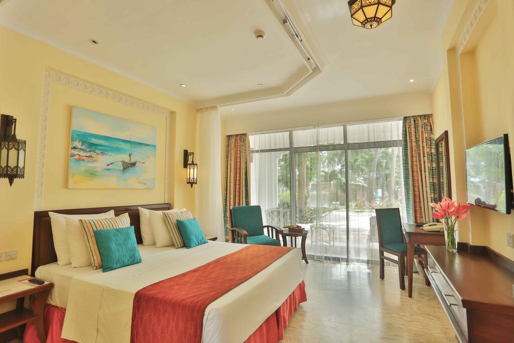 Горящие туры в отель Sarova Whitesands Beach Resort Момбаса Кения