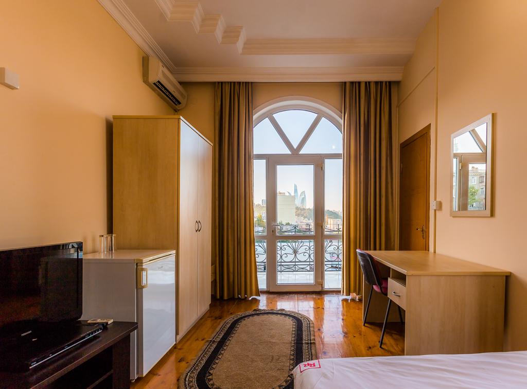 Відпочинок в готелі Red Roof Баку Азербайджан