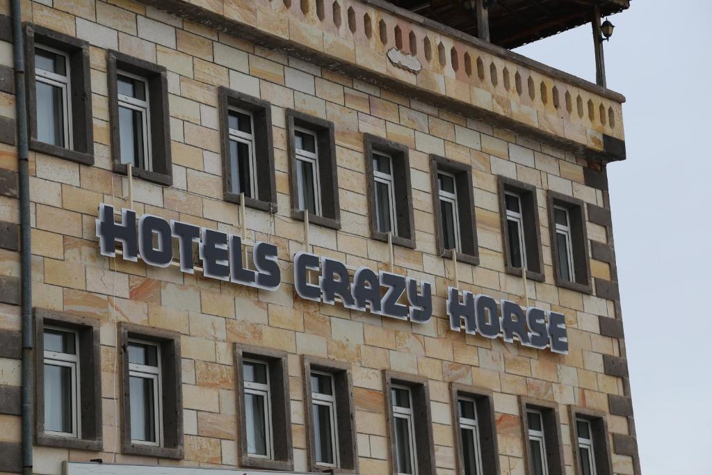 Crazyhorse Hotels, 3, фотографии