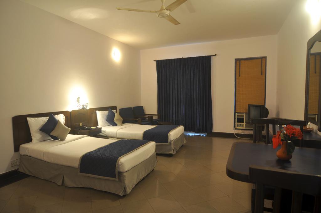 Tours to the hotel Lagoa Azul Resort Arpora India