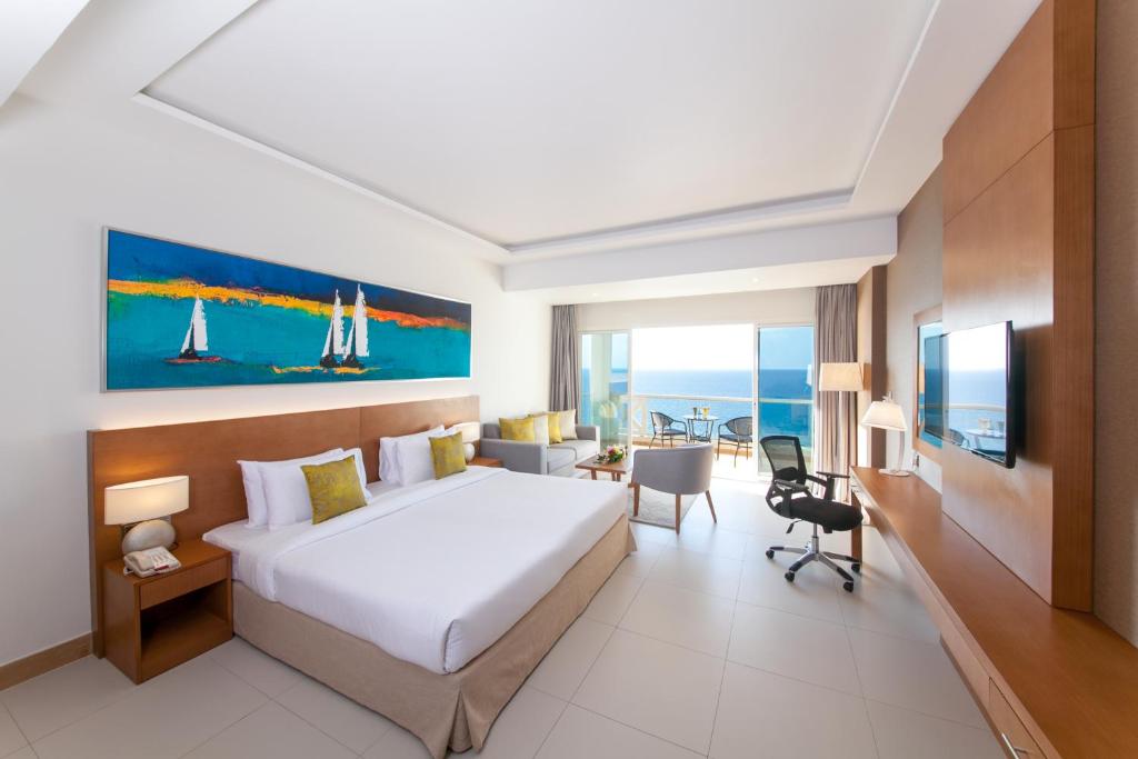 Відпочинок в готелі Ramada Beach Hotel Ajman Аджман