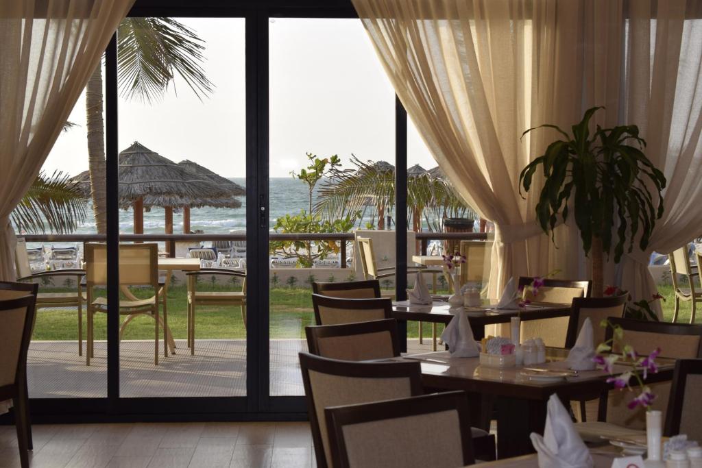 Hotel, 3, Lou-Lou'a Beach Resort Sharjah