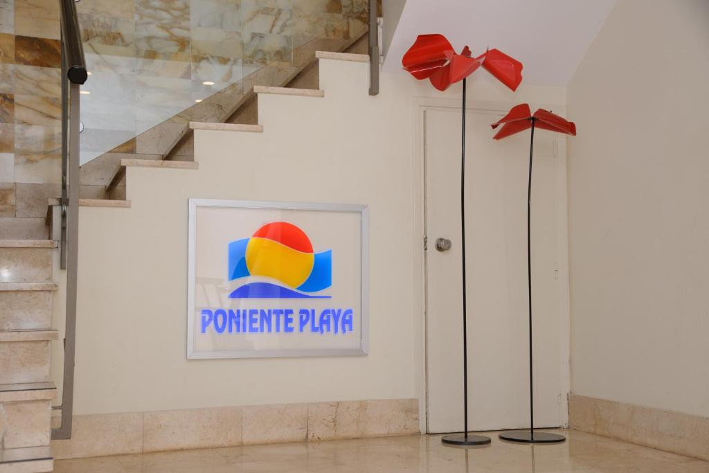 Фото отеля Apartamentos Poniente Playa