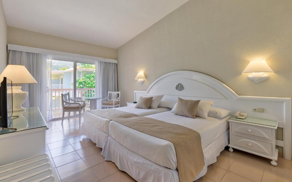 Відпочинок в готелі Playabachata Resort (ex. Riu Merengue Clubhotel)