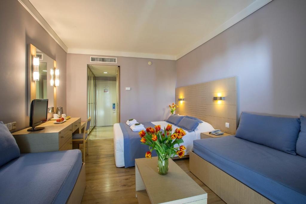 Відпочинок в готелі Louis Ledra Beach Hotel