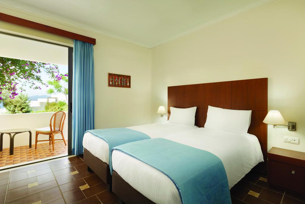 Горящие туры в отель Ramada Loutraki Poseidon Resort Лутраки