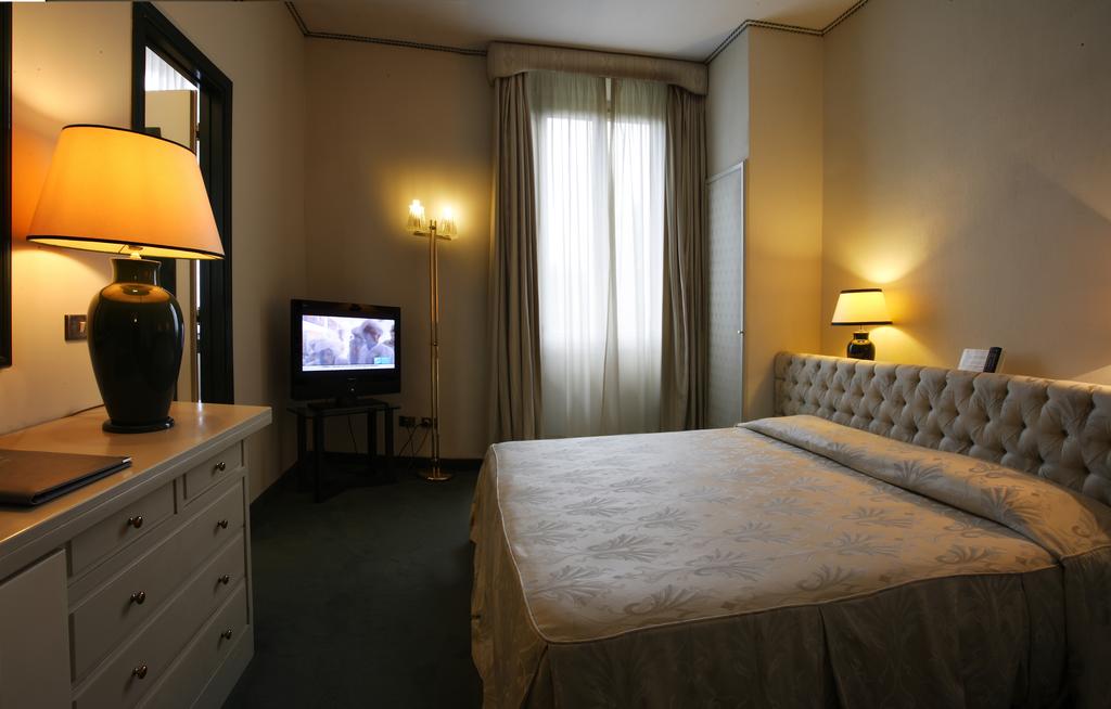 Горящие туры в отель Croce Di Malta Grand Hotel Монтекатини-Терме