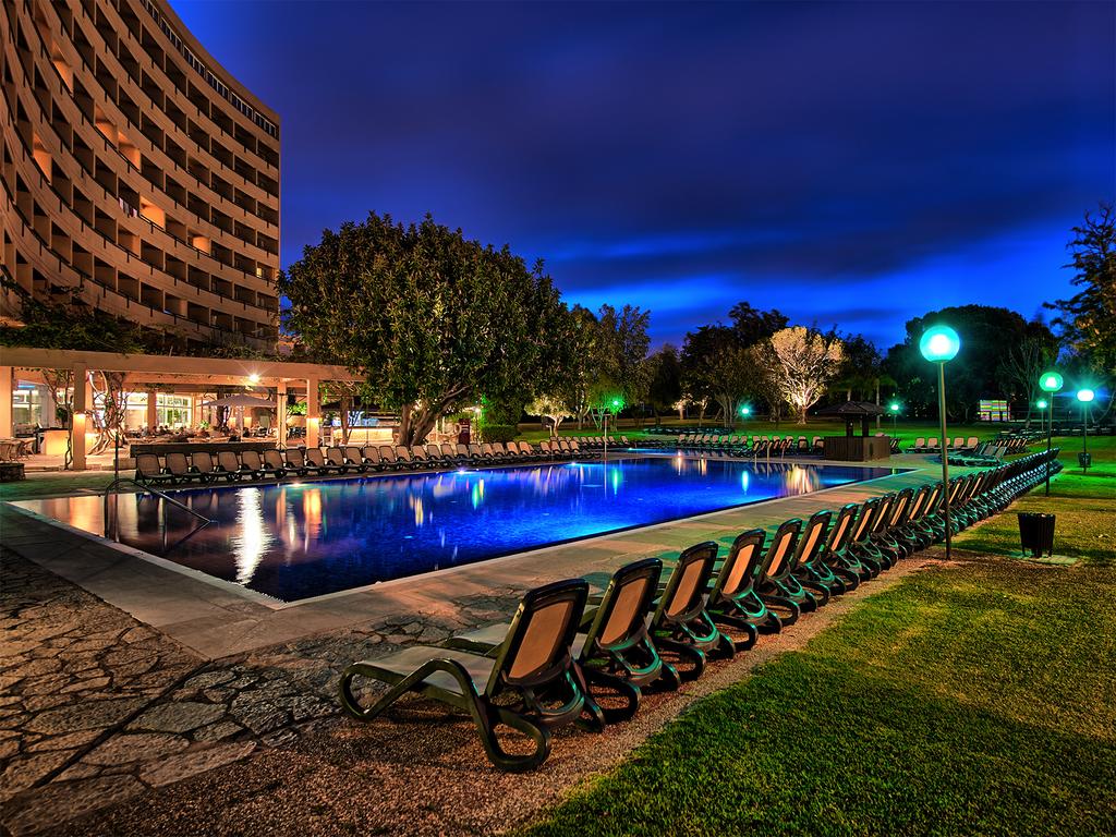 Цены в отеле Dom Pedro Vilamoura Resort