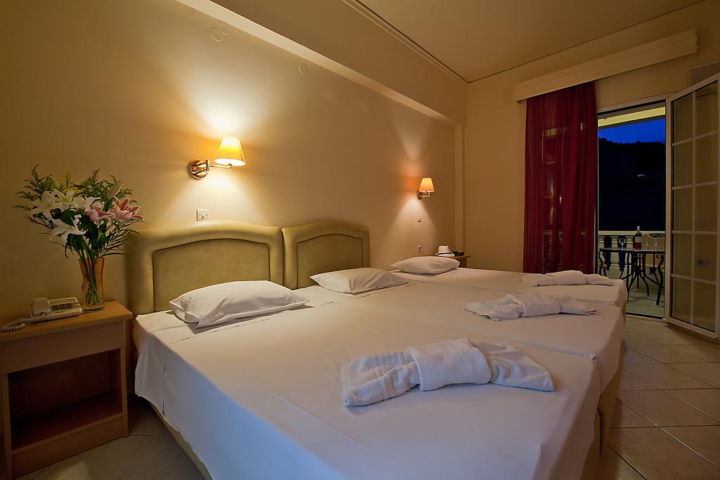 Цены в отеле Epidavria Hotel