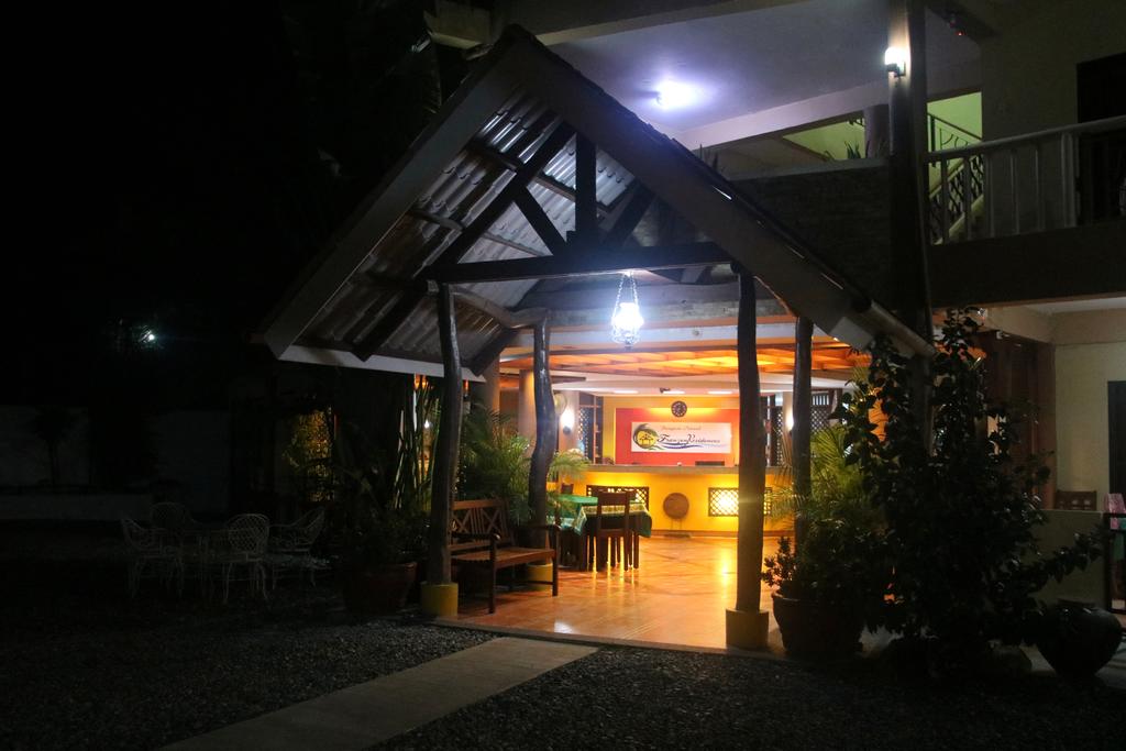 Відпочинок в готелі Franzes Residence Бохол (острів)