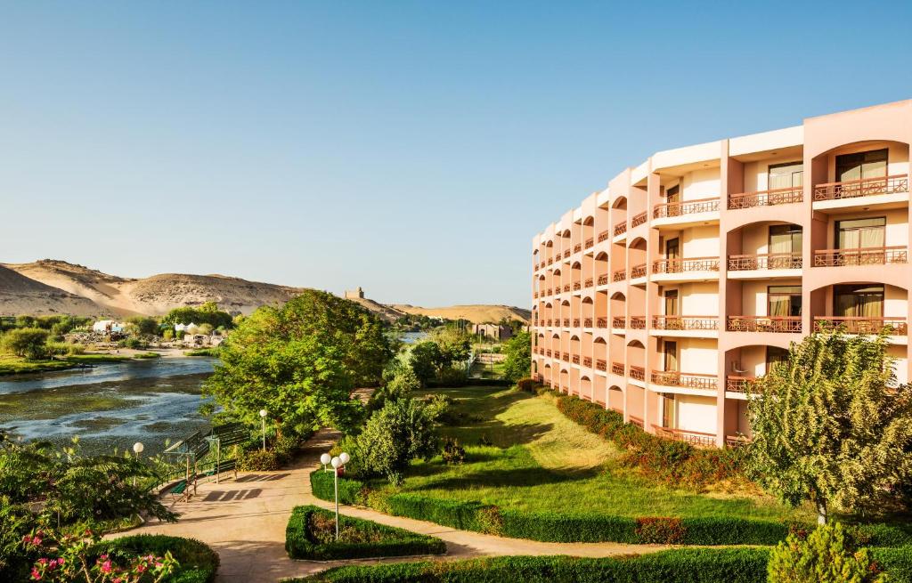 Ціни в готелі Pyramisa Isis Island Resort Aswan