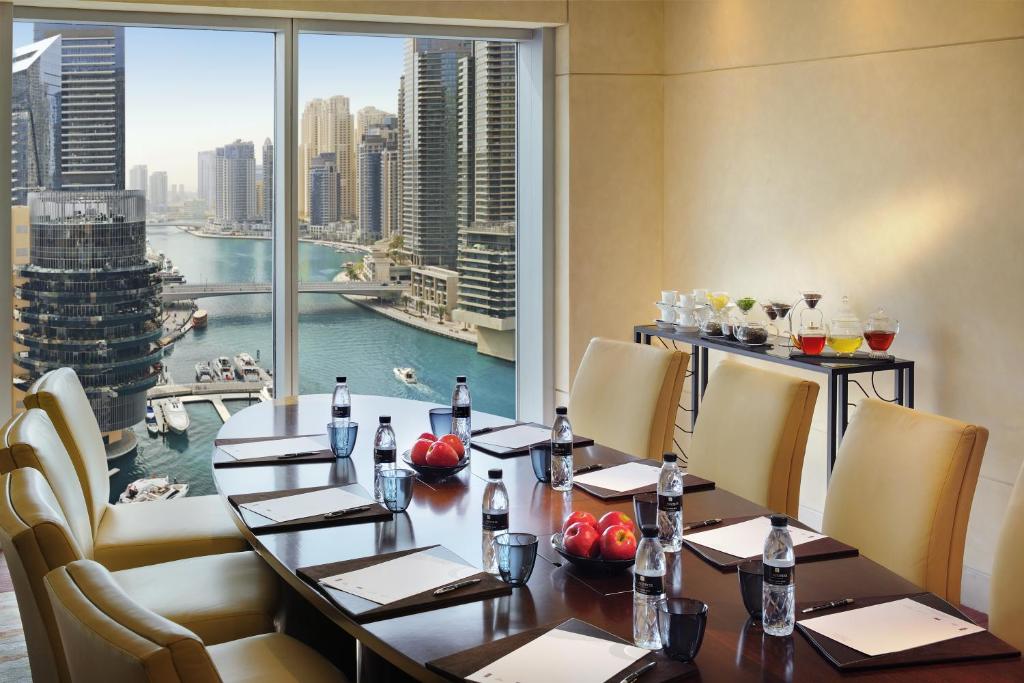 Відгуки про готелі Address Dubai Marina