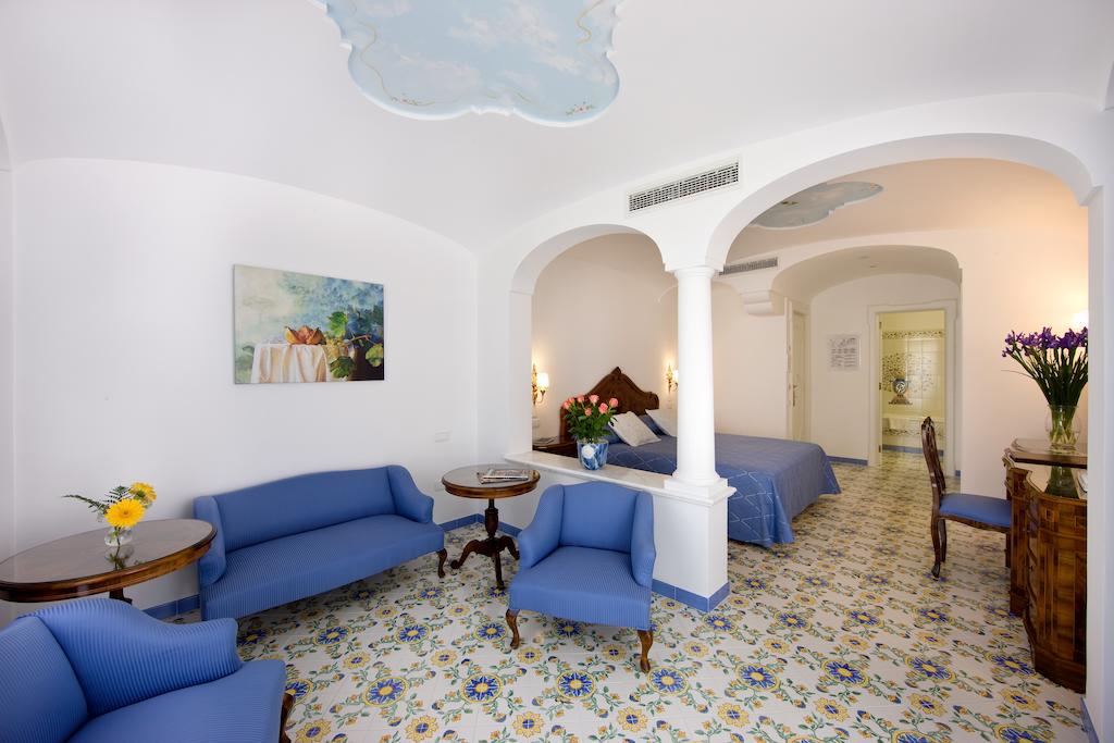 Grand Hotel La Favorita, Włochy, Zatoka Neapolitańska, wakacje, zdjęcia i recenzje