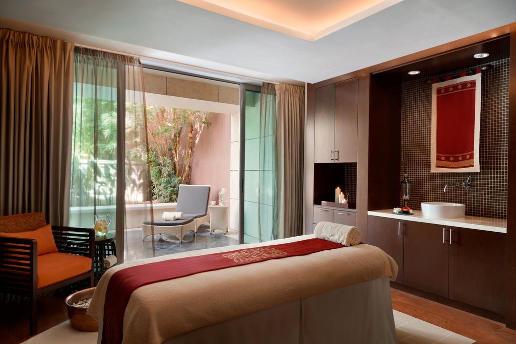 Shangri-La Hotel Doha, 5