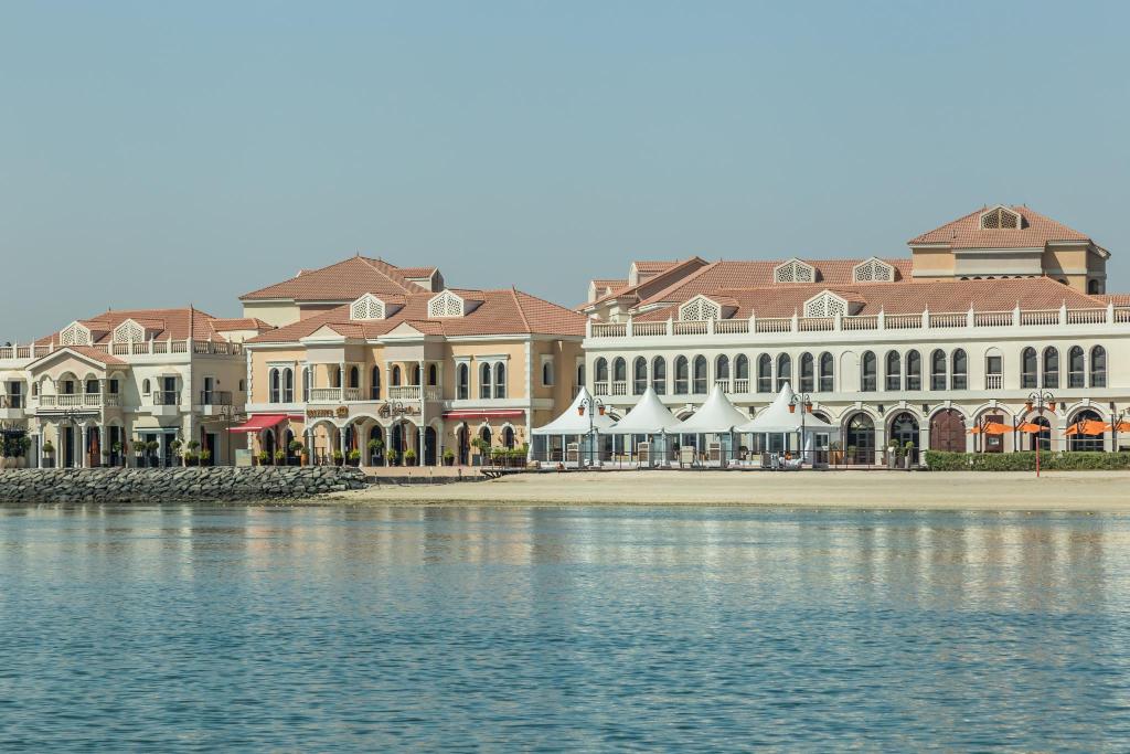 The Ritz Carlton Abu Dhabi Grand Canal, Абу Дабі, фотографії турів