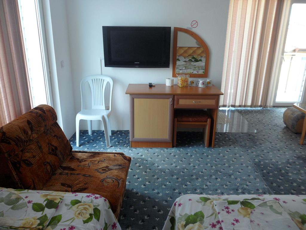 Гарячі тури в готель Family Hotel Sianie Равда Болгарія
