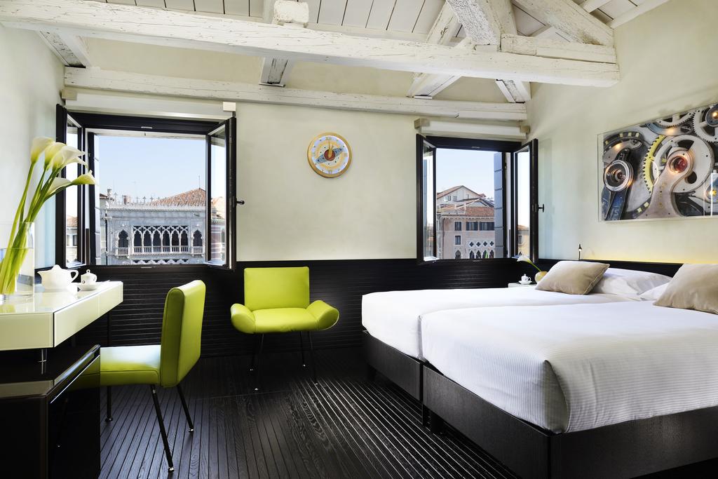 Tours to the hotel L‘Orologio Design Hotel Venice Italy