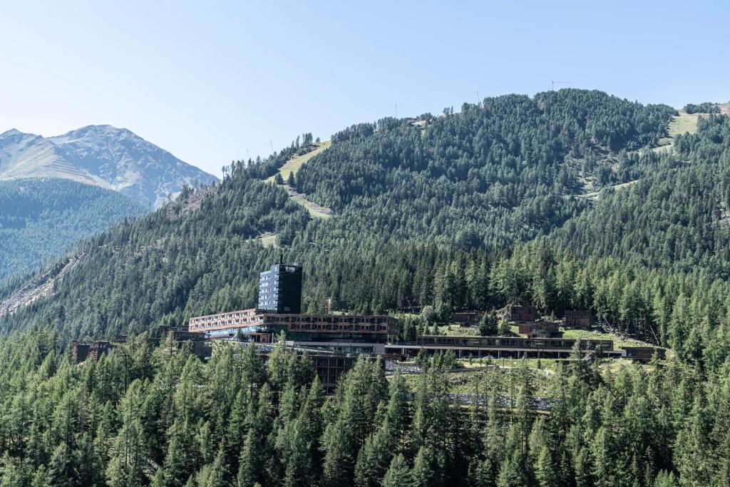 Тироль Mountain Resort Gradonna Hotel & Chalets цены