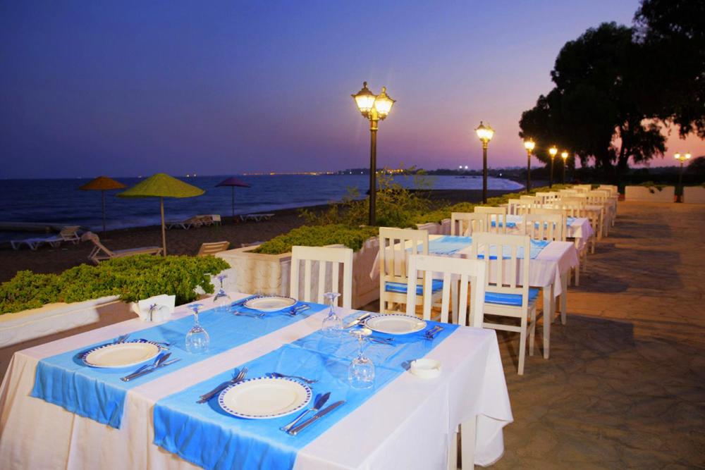 Тури в готель Merit Cyprus Gardens Seafront Resort & Beach & Casino Фамагуста