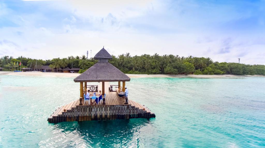 Мальдіви Reethi Beach Resort