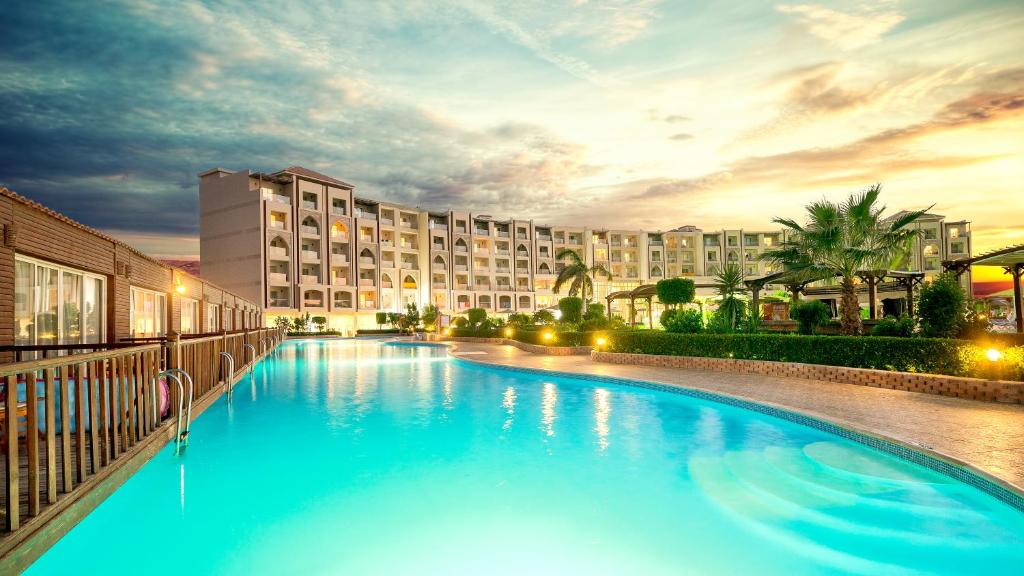 Tours to the hotel Hawaii Caesar Palace Hotel and Aqua Park Hurghada