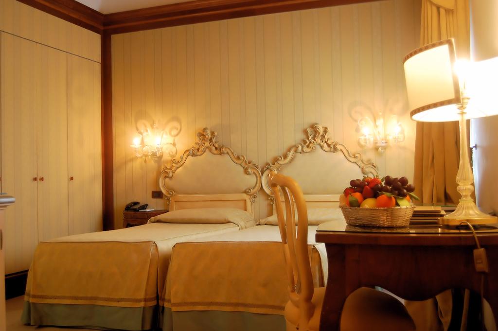 Горящие туры в отель Monaco & Grand Canal Hotel Венеция Италия