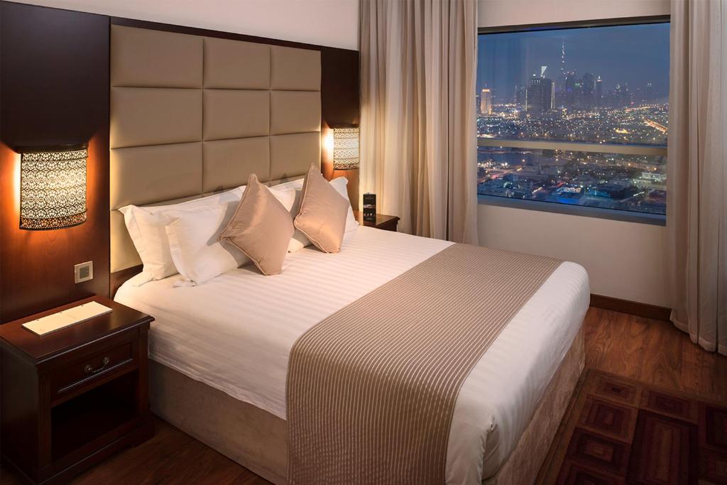 Dubai (city), Majestic City Retreat Hotel, 4