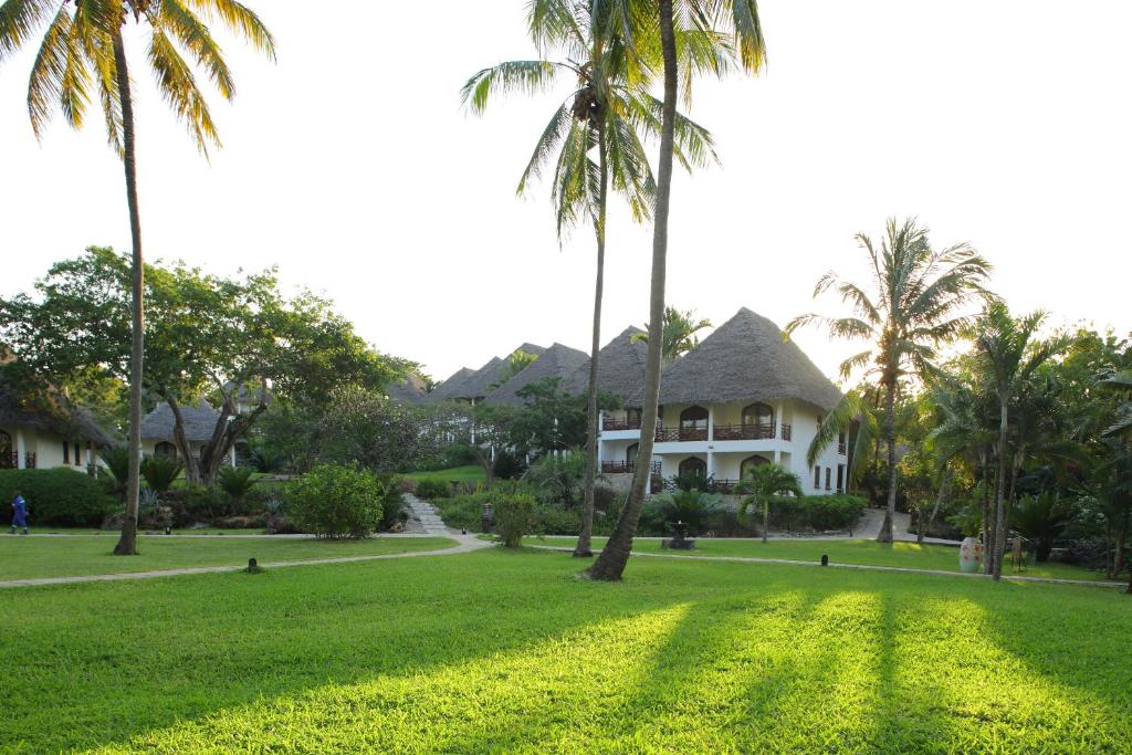 Танзанія Bluebay Beach Resort & Spa