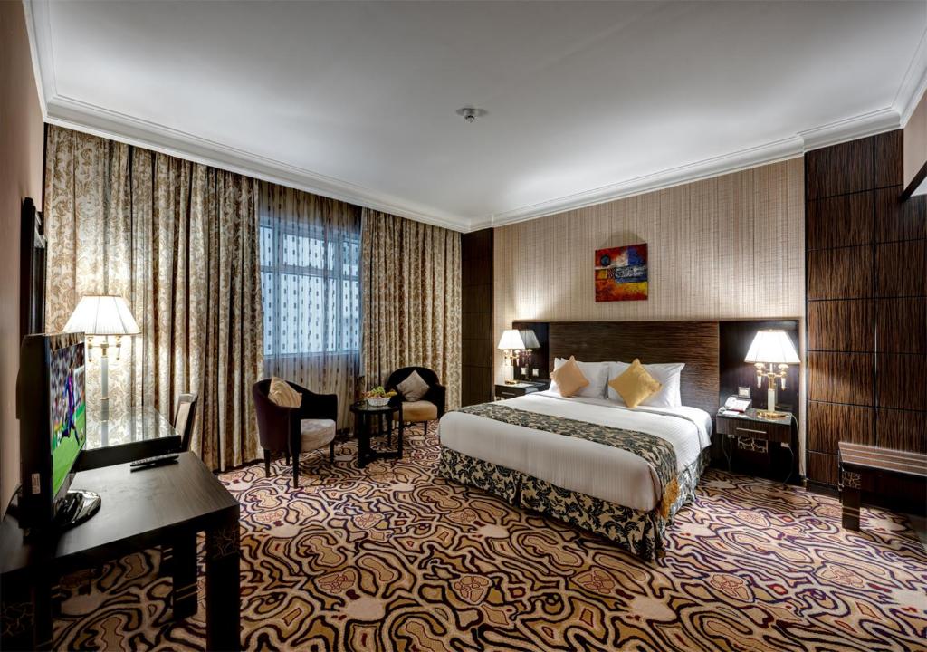 Отдых в отеле Sharjah Palace Hotel