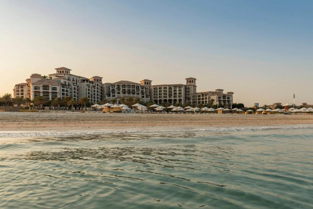 St. Regis Saadiyat Island Resort Abu Dhabi, Абу-Даби