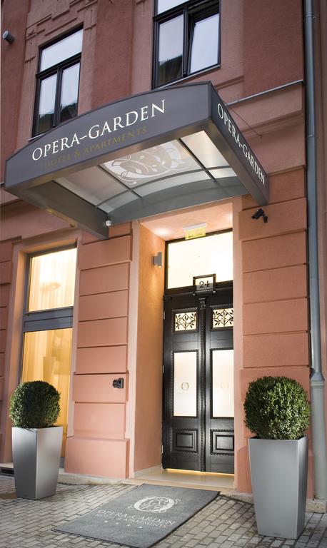 Recenzje hoteli, Opera Garden Hotel