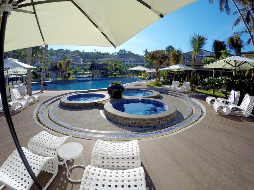 Відпочинок в готелі Mövenpick Resort & Spa Boracay