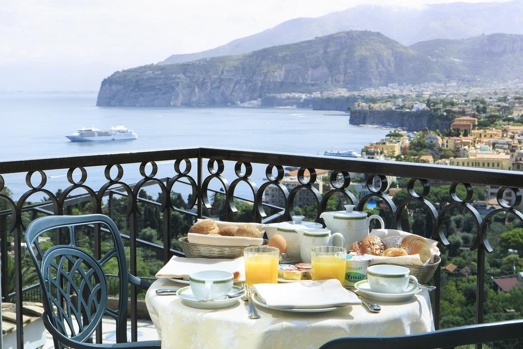Горящие туры в отель Grand Hotel Capodimonte Неаполитанский залив