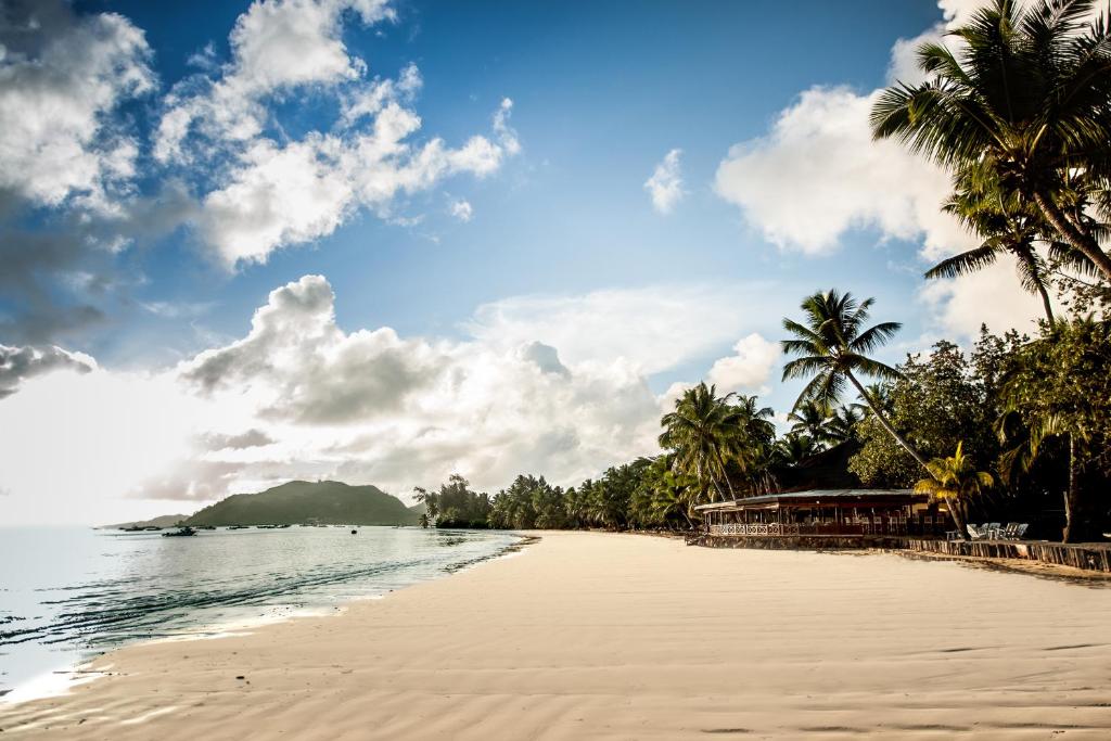 Paradise Sun Hotel, Праслен (острів) ціни