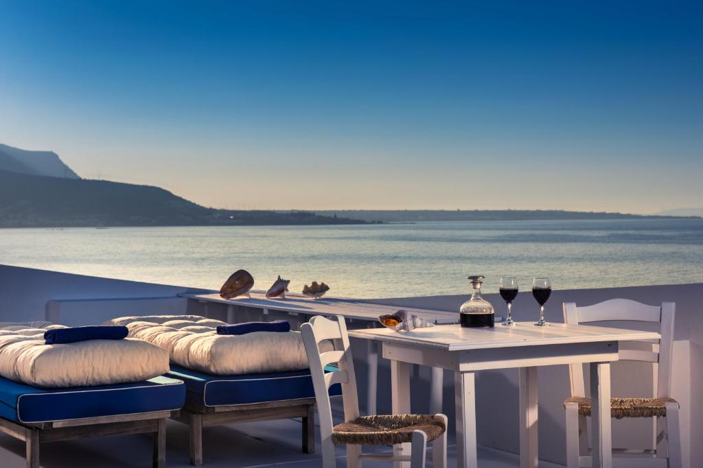 Parthenis Beach Suites By The Sea, фотографии