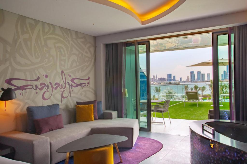 Дубай (пляжні готелі) W Dubai - The Palm ціни